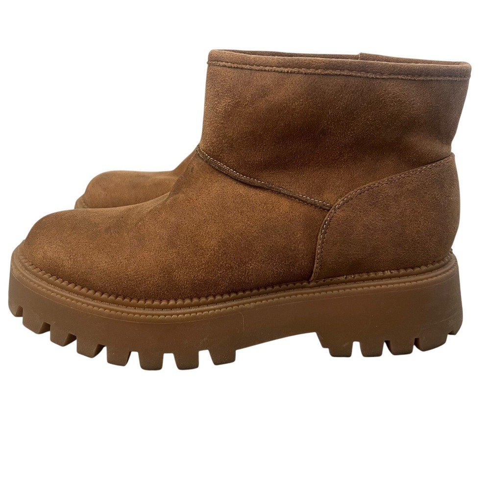 DV Dolce Vita Lonny Tan Water Resistant Platform Boots Lug Fur Women's Size 9